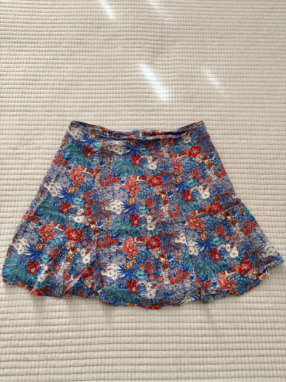 Forever 21 Floral Skirt in Blue, Red & White Size Small